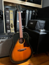 Load image into Gallery viewer, 1974/1975 Gibson J-45 Vintage Sunburst