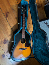 Load image into Gallery viewer, 1974/1975 Gibson J-45 Vintage Sunburst