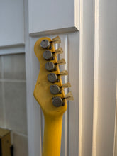 Load image into Gallery viewer, 1960’s Hofner Galaxie 176