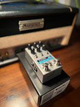 Load image into Gallery viewer, Chase Bliss Dark World Reverb