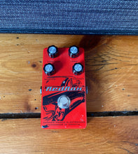 Load image into Gallery viewer, Dawner Prince Red Rox Distortion