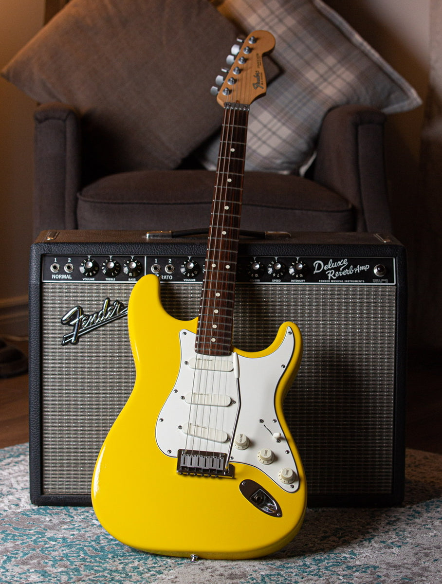 Fender stratocaster online graffiti yellow